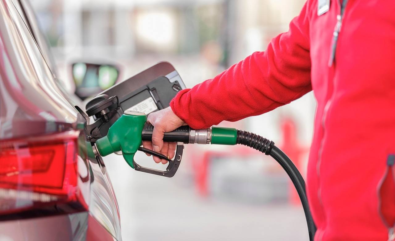 Antitrust, maxi multa da 936 mln alle compagnie petrolifere per cartello sul prezzo del bio