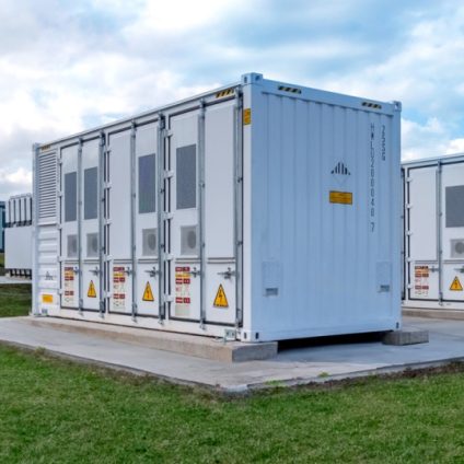 Rinnovabili • BayWa r.e. ottiene l’autorizzazione per il suo più grande progetto di accumulo di energia a batteria in Europa