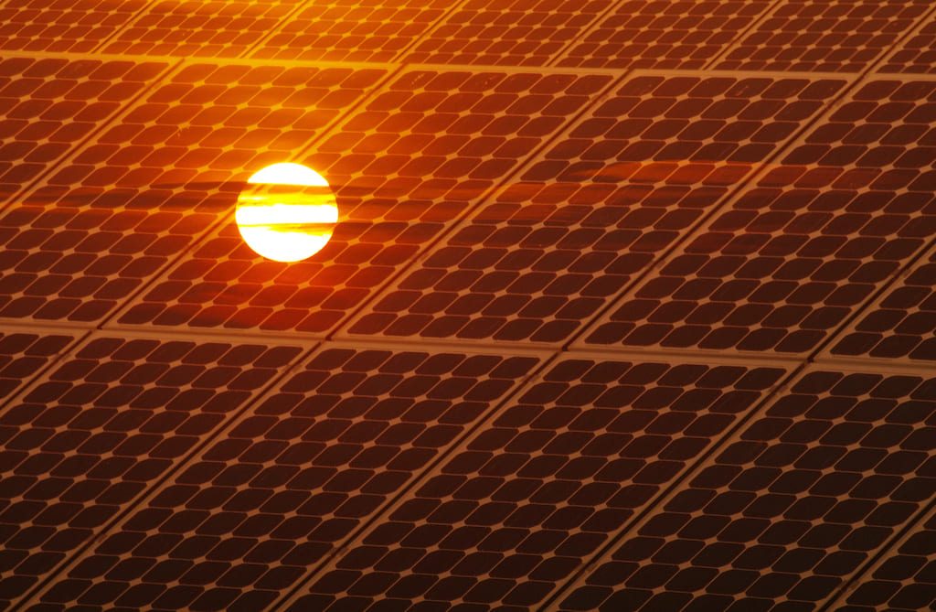 Le polveri sahariane oscurano la produzione solare mediterranea?