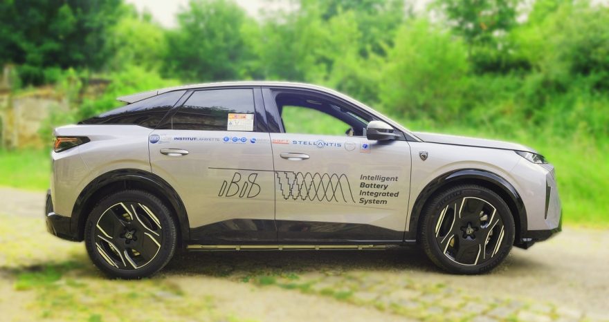 Rinnovabili • Rivoluzione Stellantis, lanciata la batteria che integra inverter e caricatore