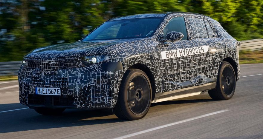 Rinnovabili • BMW rilancia l'idrogeno. Nel 2028 arriverà la X5: primo modello disponibile con 5