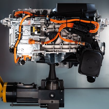Rinnovabili • BMW non abbandona la tecnologia a idrogeno per le sue auto: nel 2028 la 3° generazione