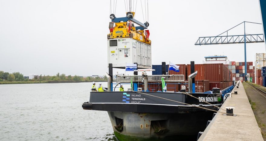 Rinnovabili • Trasporto marittimo elettrico: navi alimentate da container-batteria scambiabili