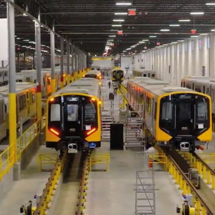 Rinnovabili • Hitachi Rail inaugura negli Stati Uniti una “Lighthouse Digital Factory” con competenze italiane