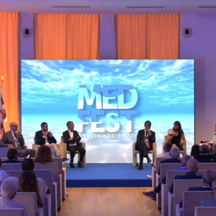 Rinnovabili • MEDFEST 2025 alza il sipario: 4 giorni di sostenibilità accelerata a Olbia