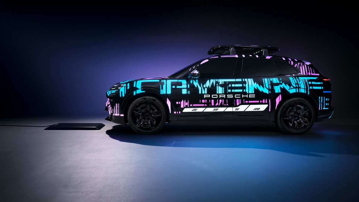 La Porsche Cayenne si ricarica come uno smartphone