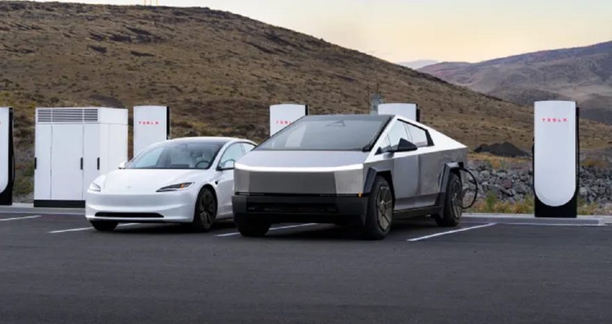 Rinnovabili • Tesla inaugura i Supercharger V4: ricarica ultrafast fino a 500 kW