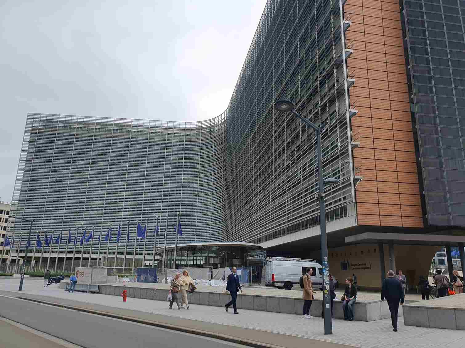 L’UE pronta a dare più fondi per il clima alle banche di sviluppo mondiali nonostante gli USA
