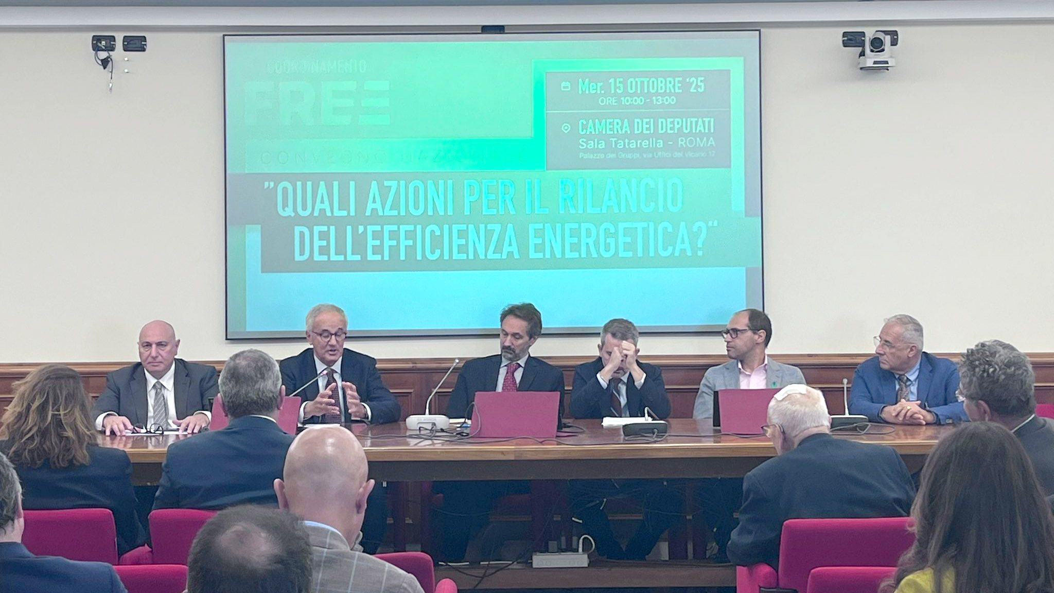L’efficienza energetica deve essere al centro del dibattito politico per la decarbonizzazione