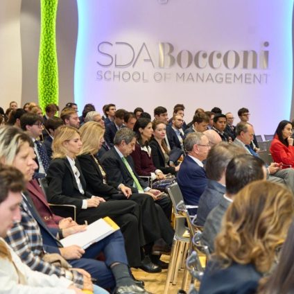 Rinnovabili • Le imprese hanno perso influenza: la IRG Conference accende il dibattito globale su come riconquistare rilevanza e crescita