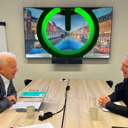 Rinnovabili • Schneider Electric: perché il futuro della mobilità elettrica dipende da reti più intelligenti