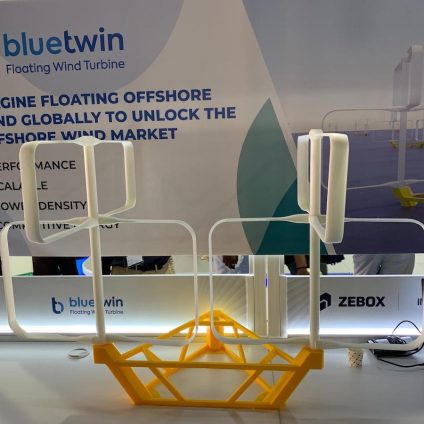 Rinnovabili • Turbina eolica offshore a doppio asse verticale, il prototipo di Bluetwin