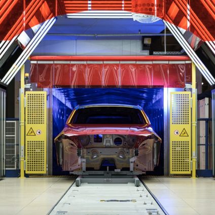 Rinnovabili • BMW, primo stabilimento automobilistico al mondo collegato a una pipeline per l’idrogeno