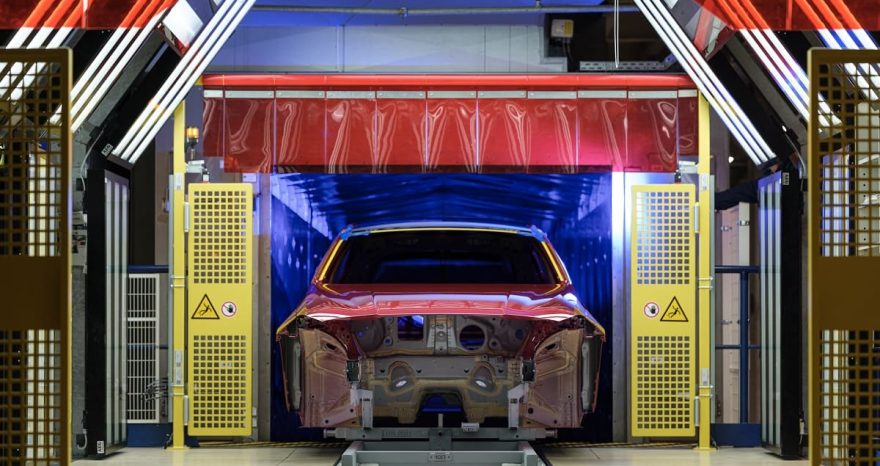 Rinnovabili • BMW, primo stabilimento automobilistico al mondo collegato a una pipeline per l’idrogeno