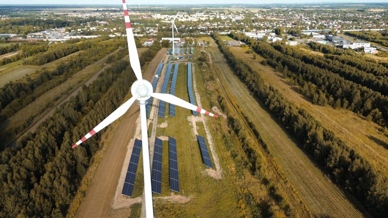 Rinnovabili • Capacità rinnovabile 2030: il mondo verso un raddoppio delle installazioni