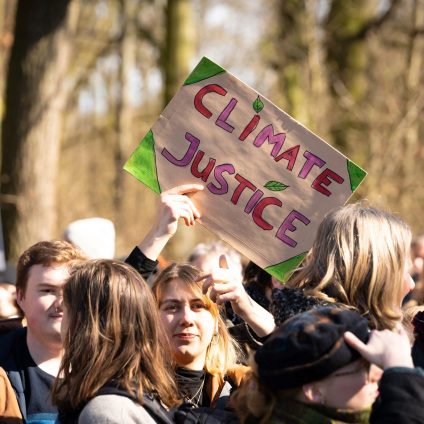 Rinnovabili • Contenziosi climatici in aumento: oltre 3.000 cause ridefiniscono le politiche globali sul clima