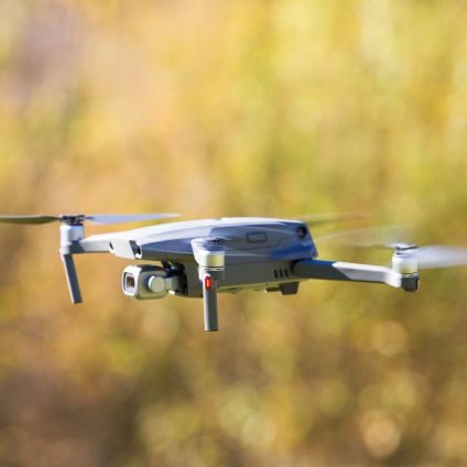 Rinnovabili • Droni per l’edilizia e stampa 3D: con LLM e AI nascono cantieri aerei autonomi per costruire ovunque.