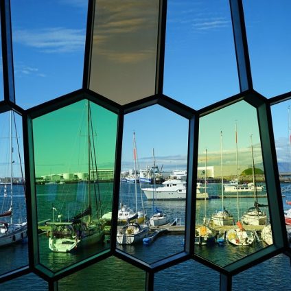 Rinnovabili • Fotovoltaico organico semitrasparente, come valutare il potenziale dei materiali fotoattivi?