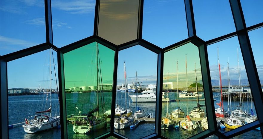 Rinnovabili • Fotovoltaico organico semitrasparente, come valutare il potenziale dei materiali fotoattivi?