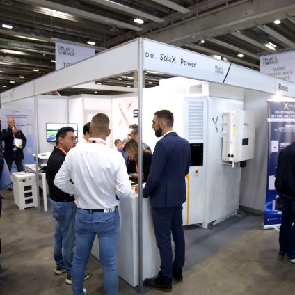 Rinnovabili • SolaX Power, boom di presenze a Solar & Storage Live di Verona. Forte interesse per lo storage C&I
