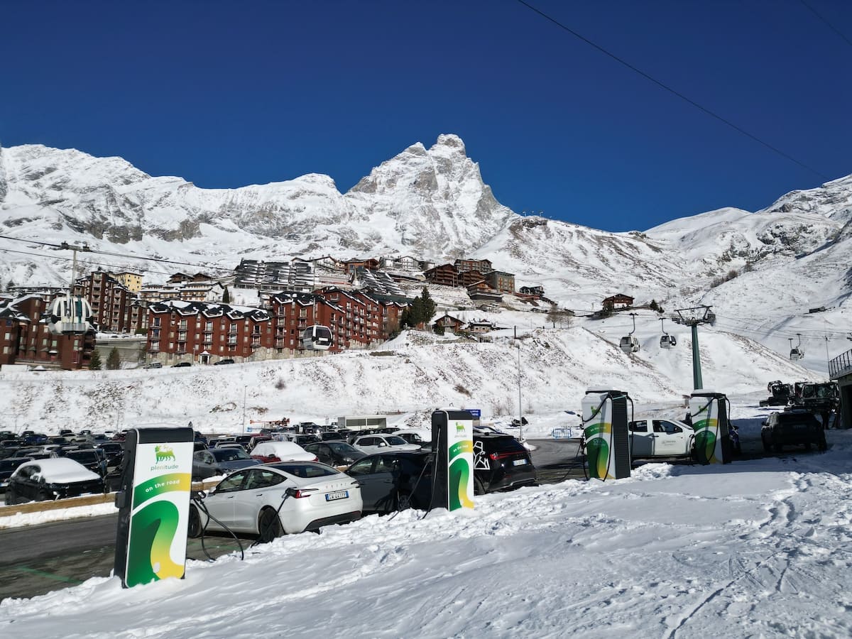 Inaugurato l'hub di ricarica elettrica più alto d'Europa