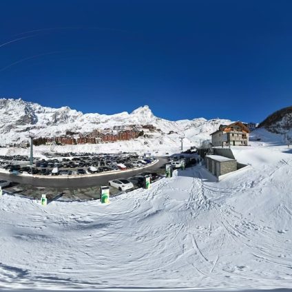 Rinnovabili • Inaugurato l'hub di ricarica elettrica più alto d'Europa