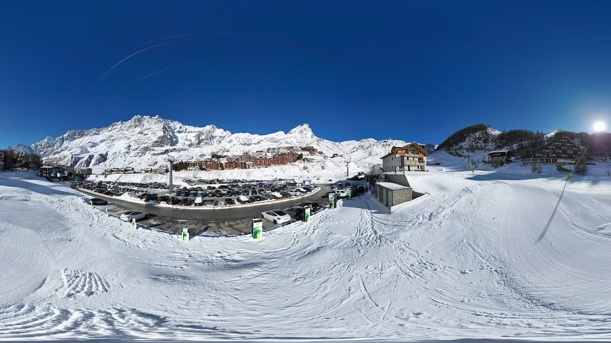 Rinnovabili • Inaugurato l'hub di ricarica elettrica più alto d'Europa