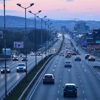 Rinnovabili • Emissioni trasporti: nuova metodologia UE per misurare la CO₂.