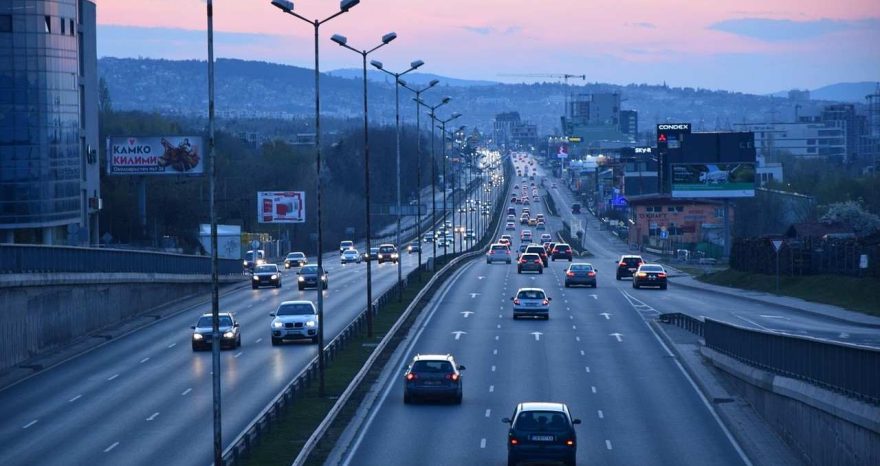 Rinnovabili • Emissioni trasporti: nuova metodologia UE per misurare la CO₂.