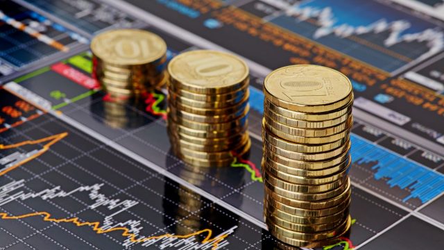 Rinnovabili • La finanza della transizione frena, ma le rinnovabili sono ancora da record