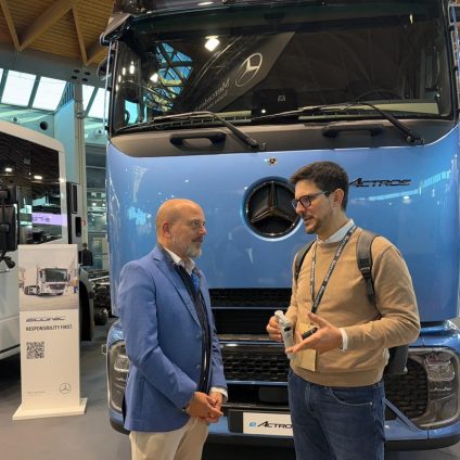 Rinnovabili • Daimler Truck Italia, elettrico e idrogeno, le due strade per un trasporto a zero emissioni