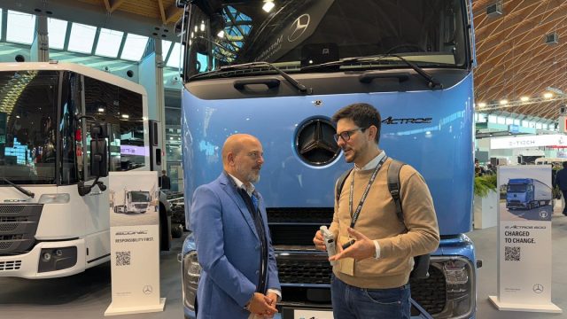 Rinnovabili • Daimler Truck Italia, elettrico e idrogeno, le due strade per un trasporto a zero emissioni