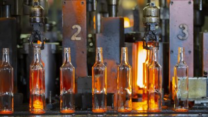 Rinnovabili • Il mase approva le regole operative dell'energy release, il meccanismo che anticipa alle aziende energivore energia rinnovabile a prezzi calmierati