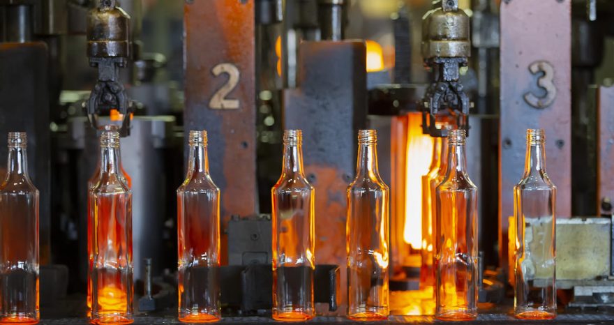 Rinnovabili • Il mase approva le regole operative dell'energy release, il meccanismo che anticipa alle aziende energivore energia rinnovabile a prezzi calmierati