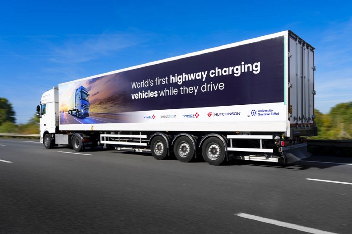 Ricarica auto wireless in autostrada senza fermarsi: in Francia il primo esperimento al mondo