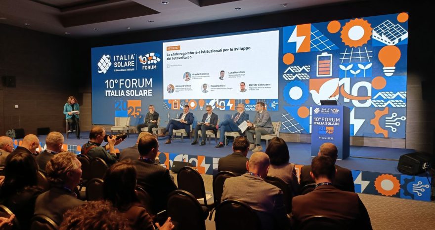 Rinnovabili • Le sfide per il fotovoltaico italiano sotto la lente del Forum Italia Solare 2025