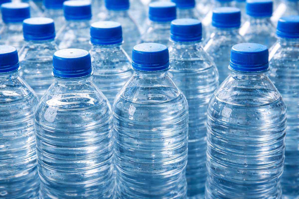 Rinnovabili • riciclo-della-plastica-ue-importazioni-plastica-riciclata-pet