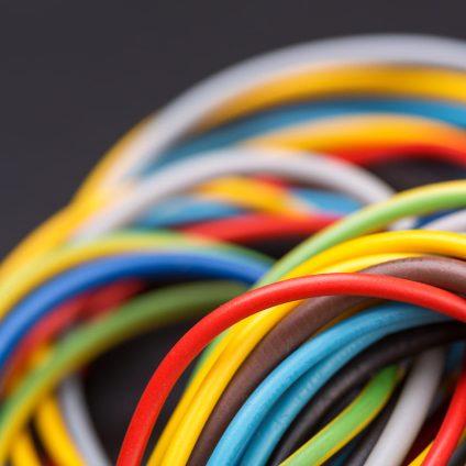 Rinnovabili • Prysmian e Versalis insieme per dare nuova vita ai rifiuti plastici dei cavi