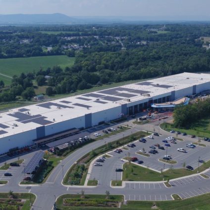 Rinnovabili • Nuovo stabilimento di Hitachi Rail ad Hagerstown, la fabbrica a 0 emissioni che cambierà il trasporto ferroviario USA