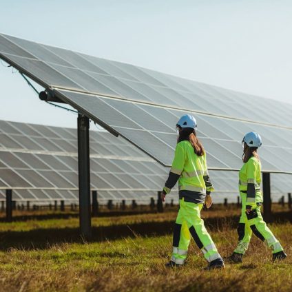 Rinnovabili • La transizione energetica globale avanza, nonostante le tensioni geopolitiche e i conflitti