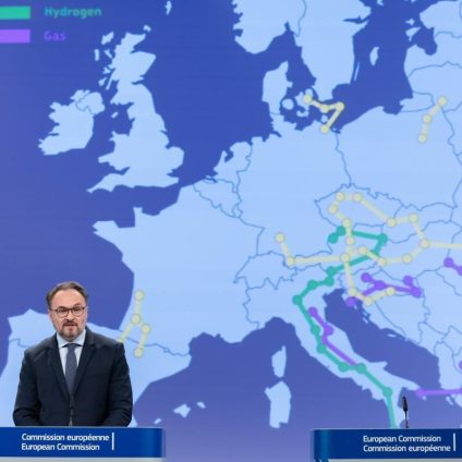 Rinnovabili • La Commissione UE lancia le Autostrade dell’energie: 8 corridoi critici e infrastrutture da accelerare