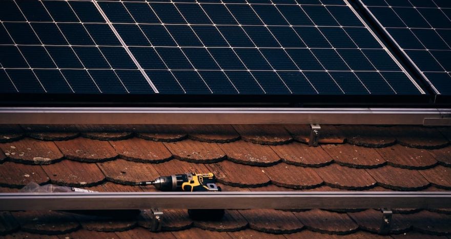Rinnovabili • Manovra 2026 Sicilia: 12 mln per il fotovoltaico residenziale