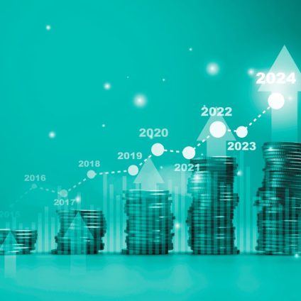 Rinnovabili • Il 2025 segna un nuovo record per risorse riversate nella transizione energetica. Ben 2.300 miliardi di dollari dedicati, di cui oltre 800 miliardi solo nei trasporti elettrificati.