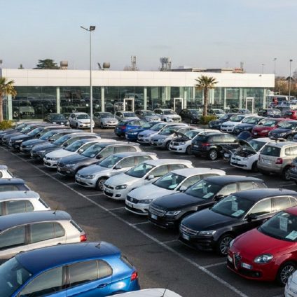 Rinnovabili • Auto usate in Italia: bene le ibride, ma torna il diesel. La classifica delle più popolari