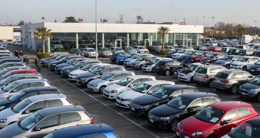 Rinnovabili • Auto usate in Italia: bene le ibride, ma torna il diesel. La classifica delle più popolari
