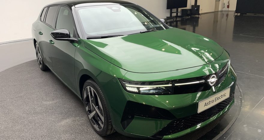 Rinnovabili • Opel Astra si accende di Led intelligenti, materiali sostenibili e batteria con più autonomia