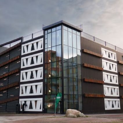 Rinnovabili • Un parcheggio sostenibile costruito con pale eoliche dismesse: il progetto svedese