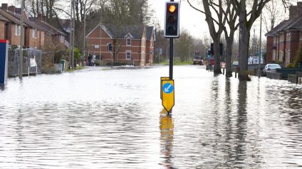 Rinnovabili • Incendi devastanti e forti temporali aggravano le perdite per le compagnie assicurative
