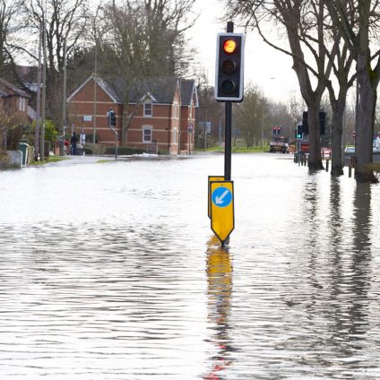 Rinnovabili • Incendi devastanti e forti temporali aggravano le perdite per le compagnie assicurative