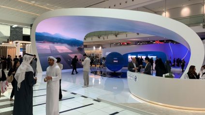 Rinnovabili • World future energy summit, gli Emirati Arabi mettono in mostra la transizione energetica